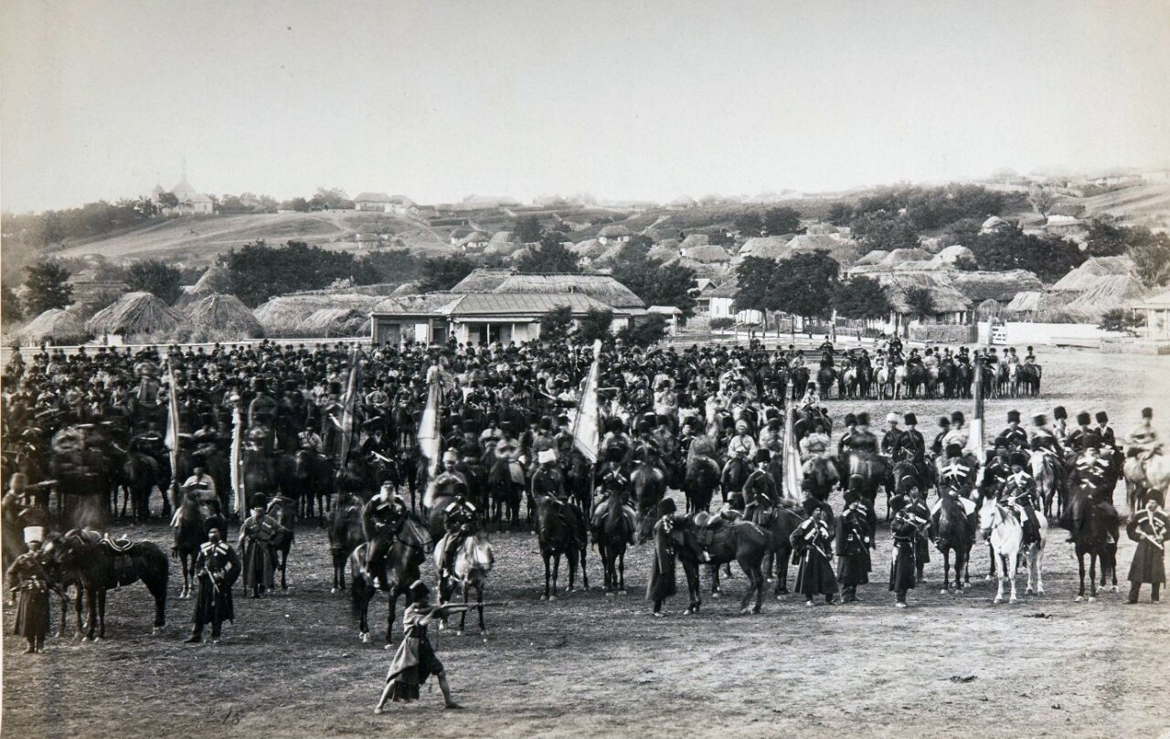 При основании станицы Николаевской в 1825 году в ней было водворено 150 семей казенных крестьян-однодворцев